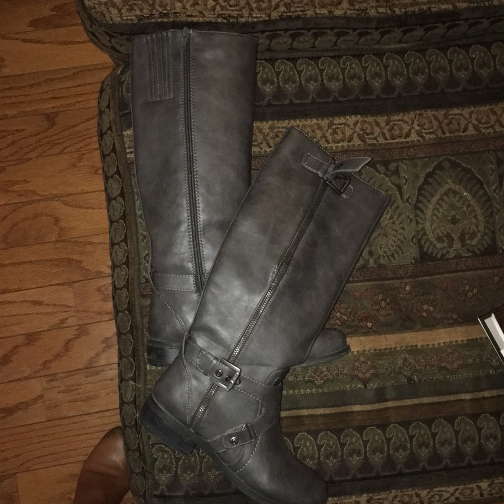 Guess boots